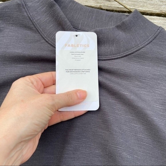 Fabletics Luna Long-Sleeve Pullover Castle Rock M NWT - Picture 8 of 11